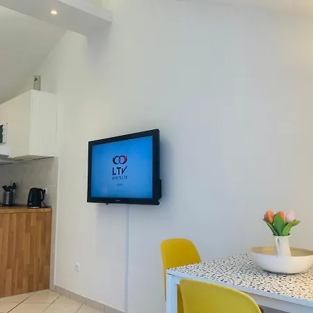 Apartment Mar 1