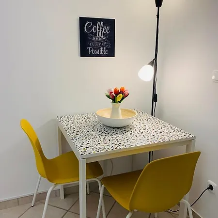 Mar 1 Apartment *